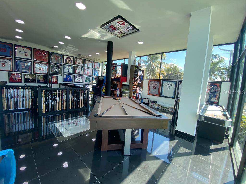 CAPARRA HILLS - Residential