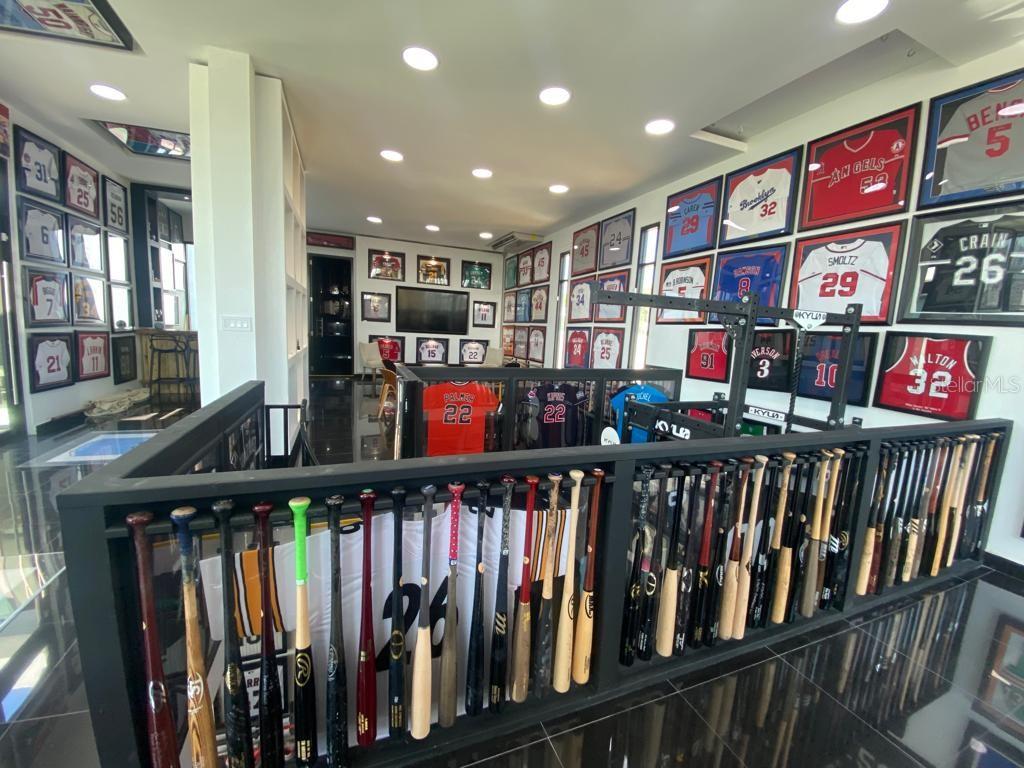 CAPARRA HILLS - Residential