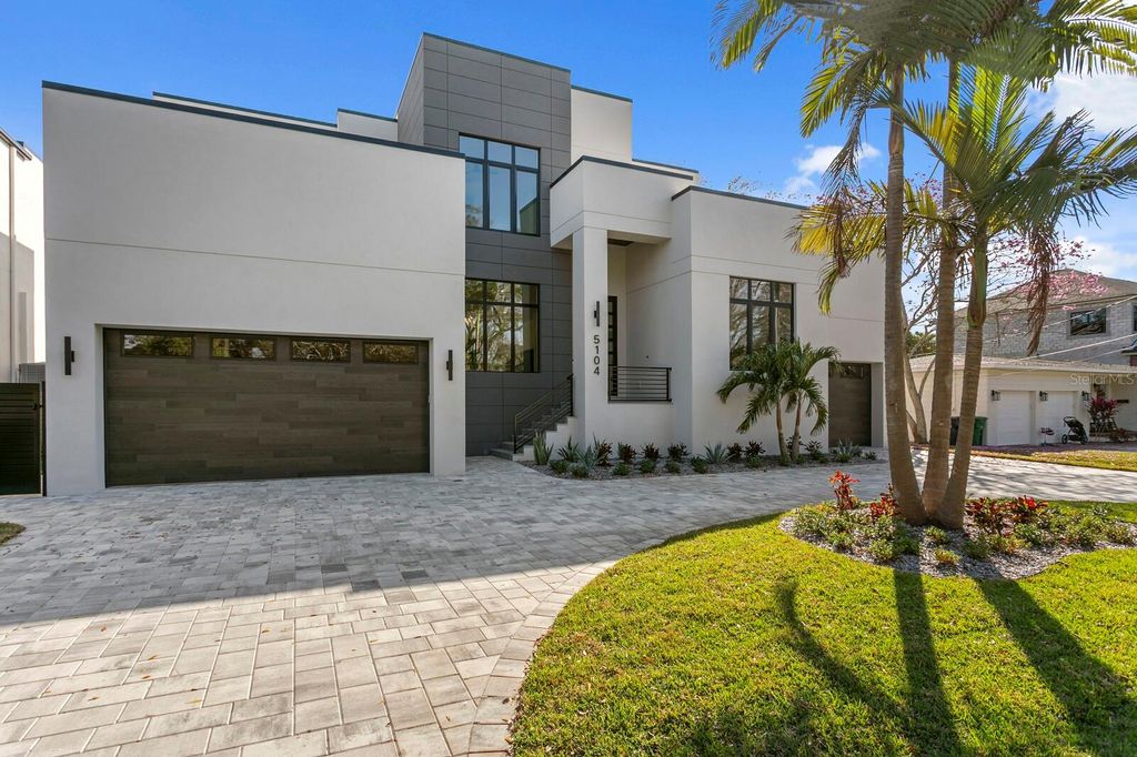 Photo of 5104 W Platt Street, Tampa, FL 33609 (MLS # TB8434265)