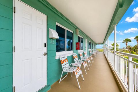Photo of 11730 Gulf Boulevard #32, St Petersburg, FL 33706 (MLS # TB8508599)
