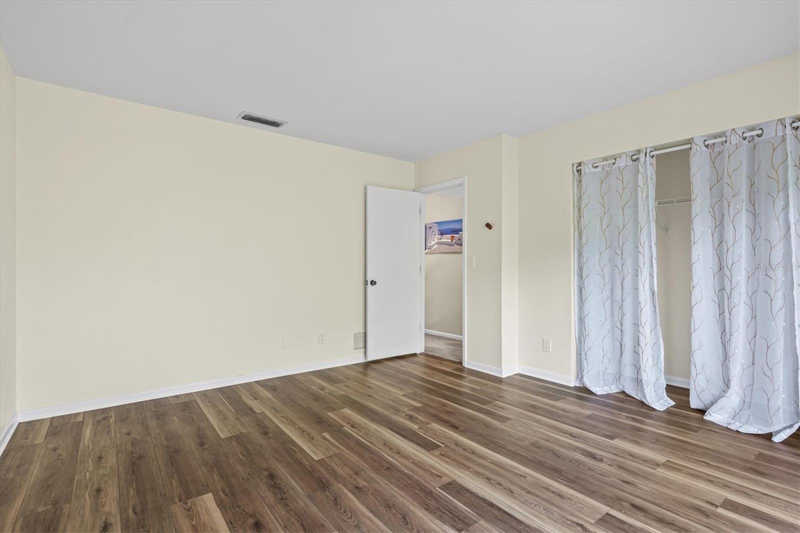 LANDINGS TREEHOUSE - Residential