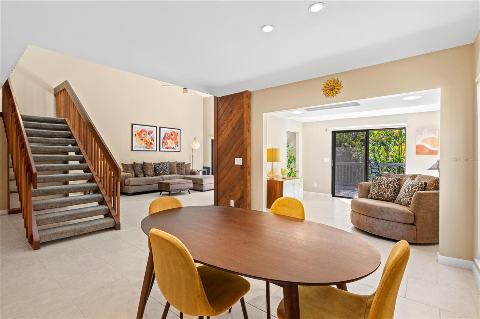 LANDINGS TREEHOUSE - Residential