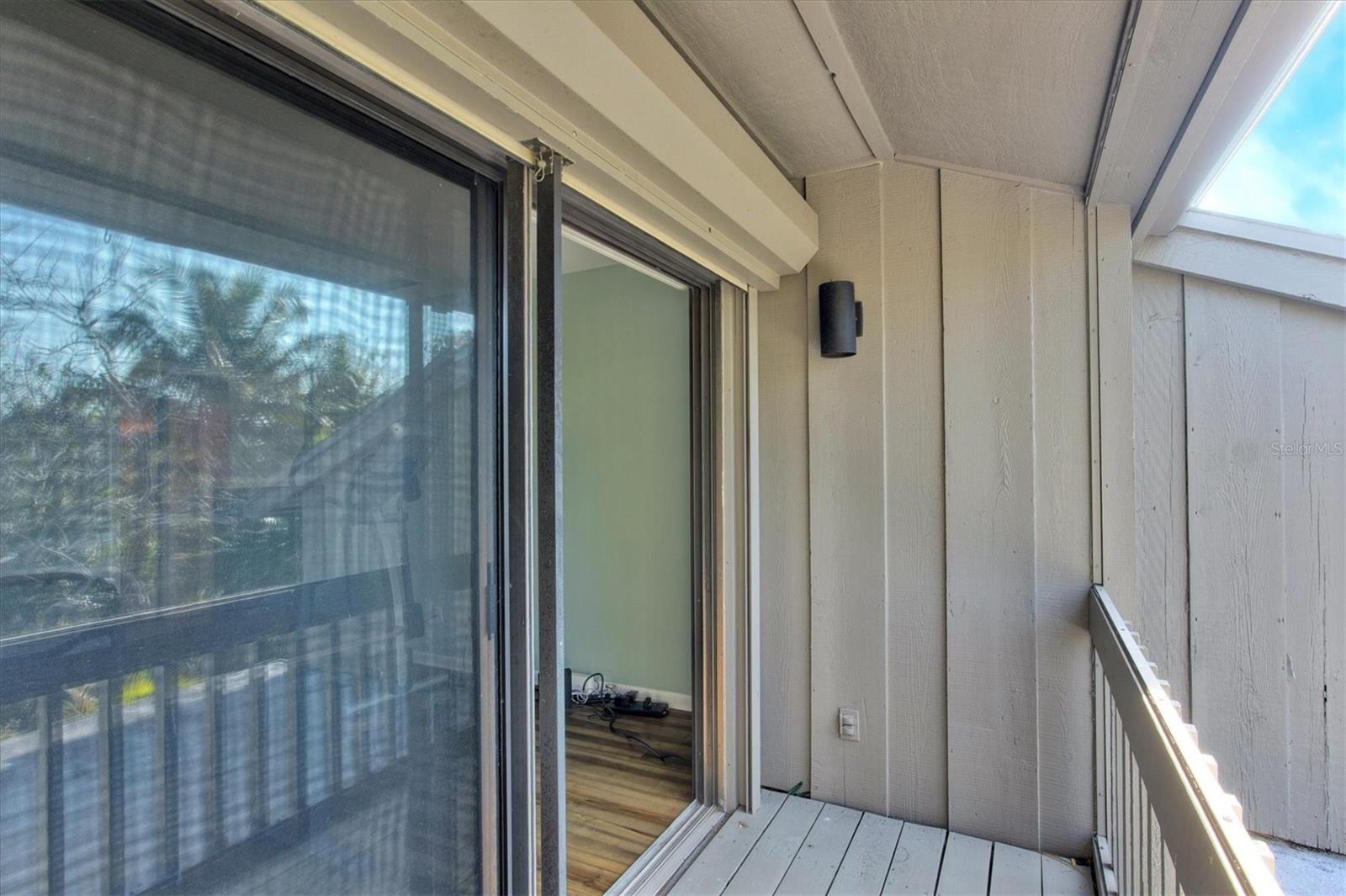 LANDINGS TREEHOUSE - Residential