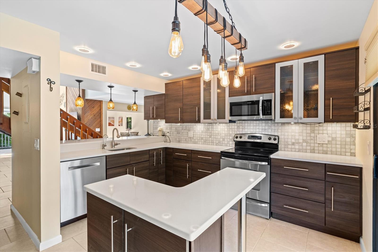 LANDINGS TREEHOUSE - Residential