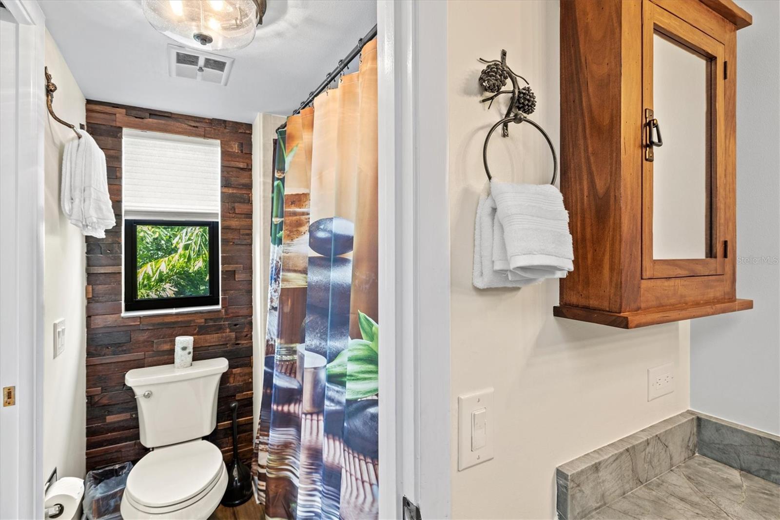 LANDINGS TREEHOUSE - Residential