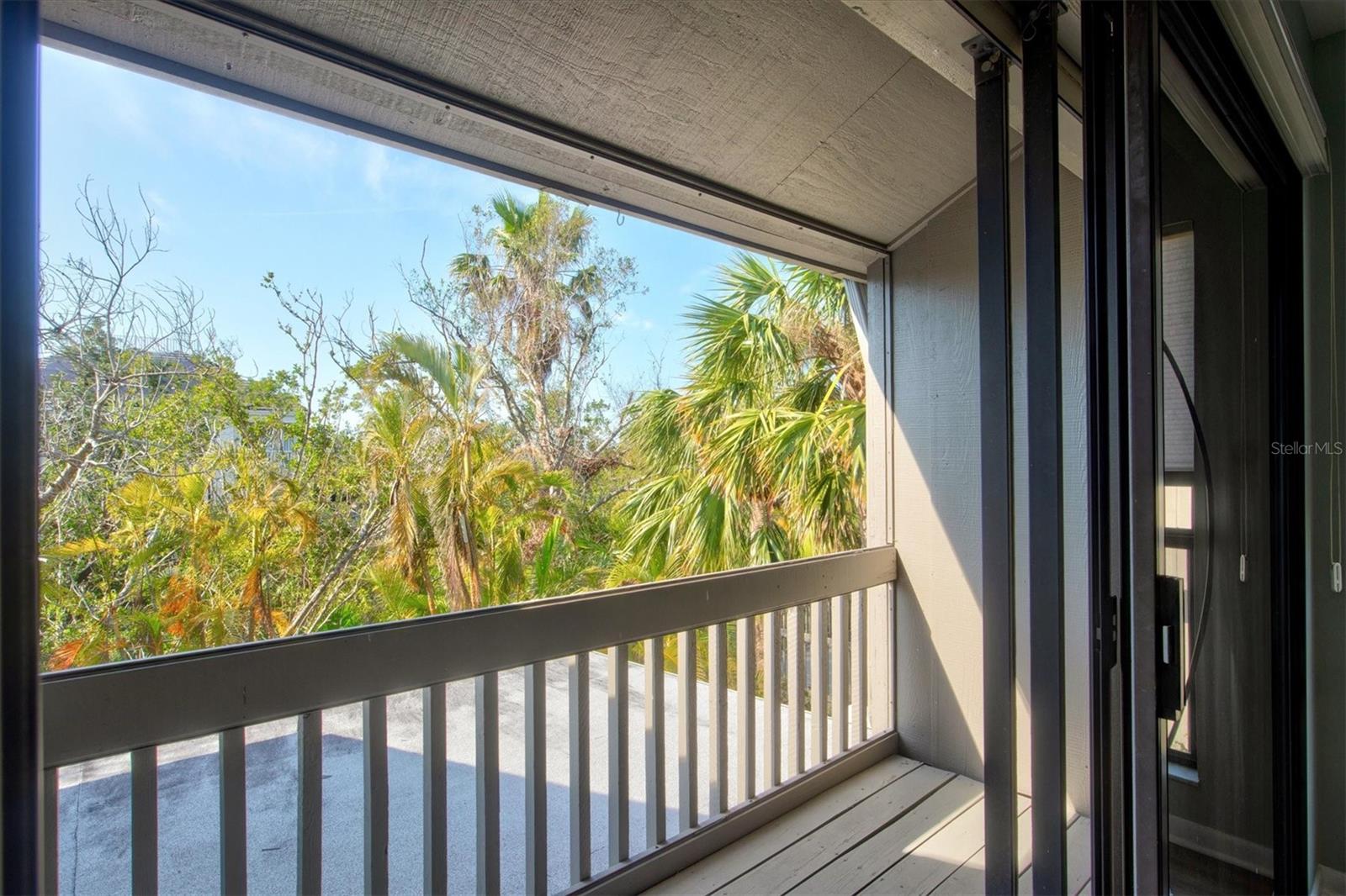 LANDINGS TREEHOUSE - Residential