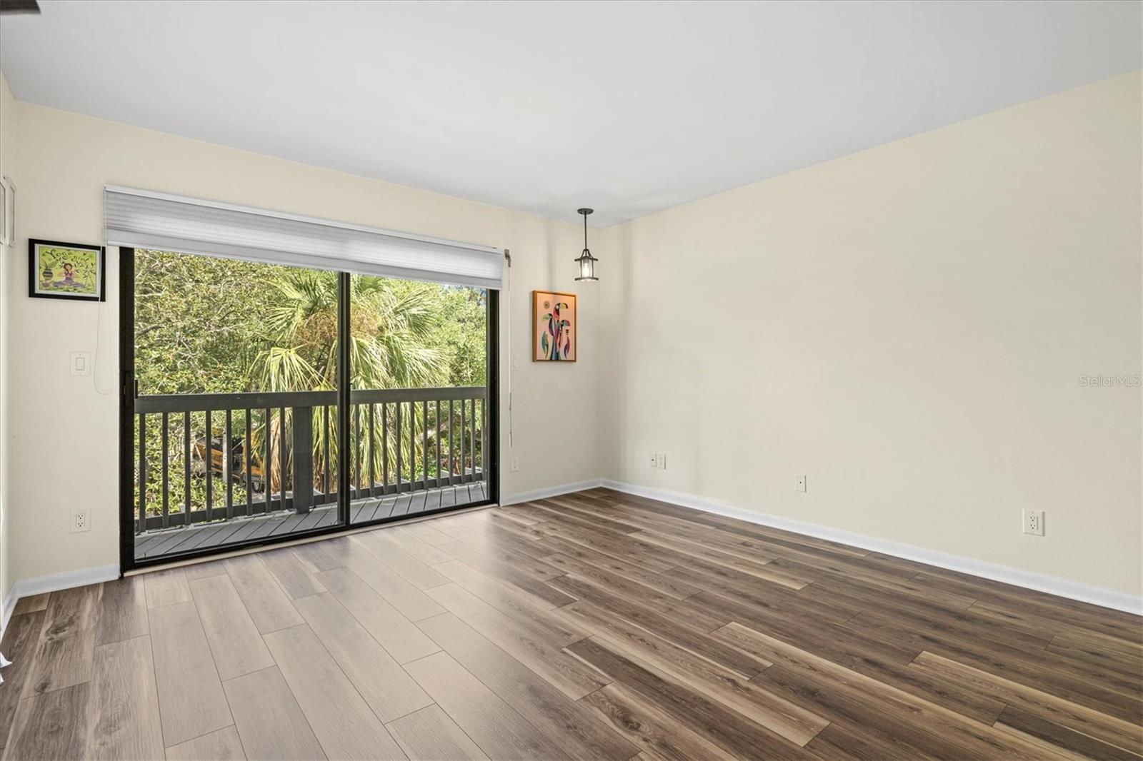 LANDINGS TREEHOUSE - Residential