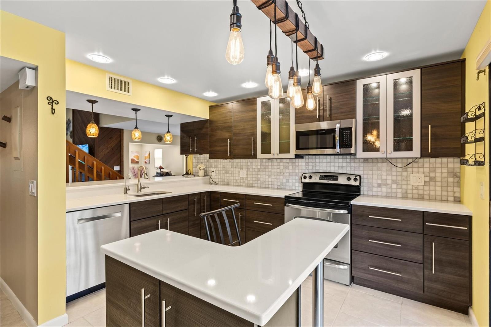 LANDINGS TREEHOUSE - Residential