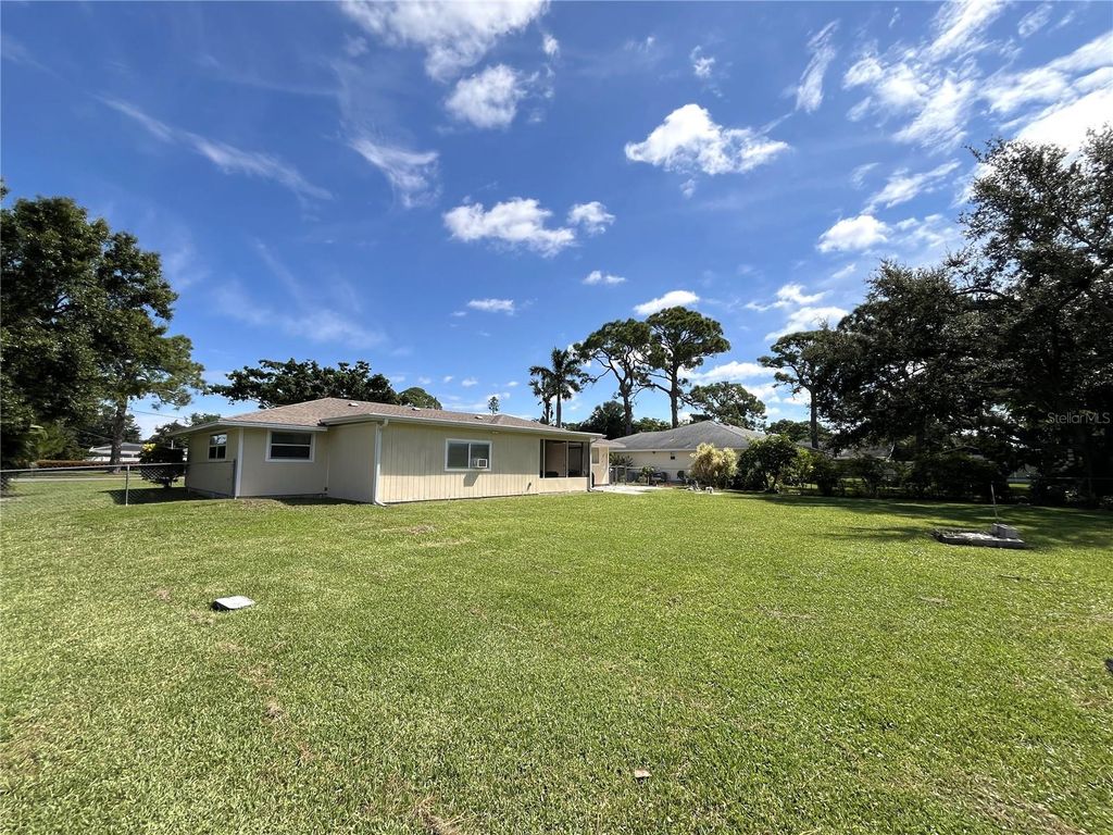 Photo of 6016 45th Avenue Drive W, Bradenton, FL 34210 (MLS # A4663727)