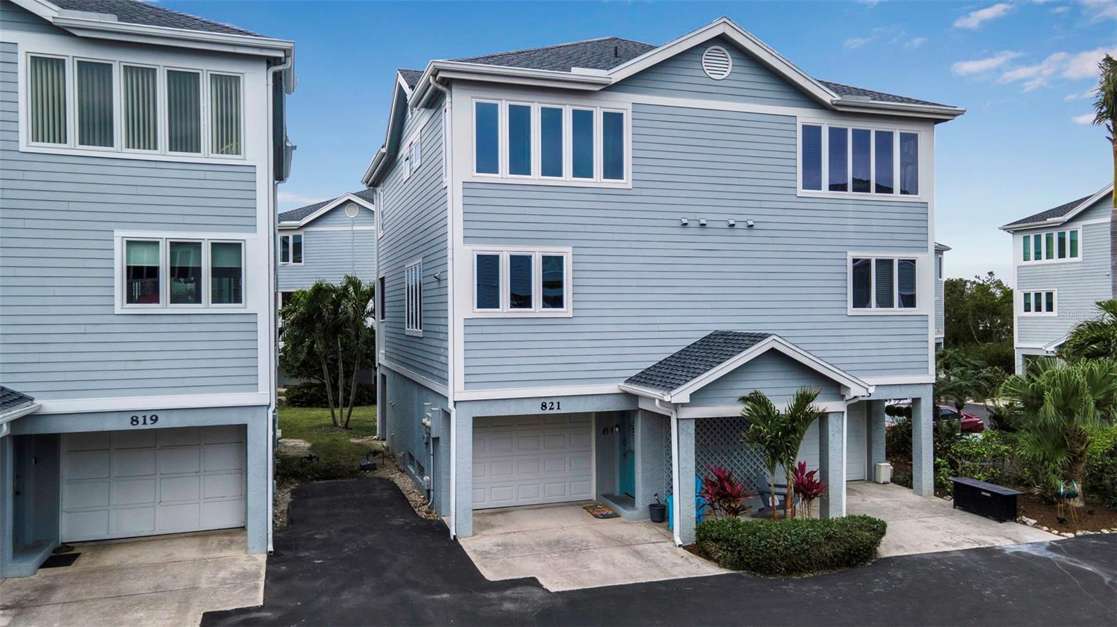 821 EVERGREEN WAY