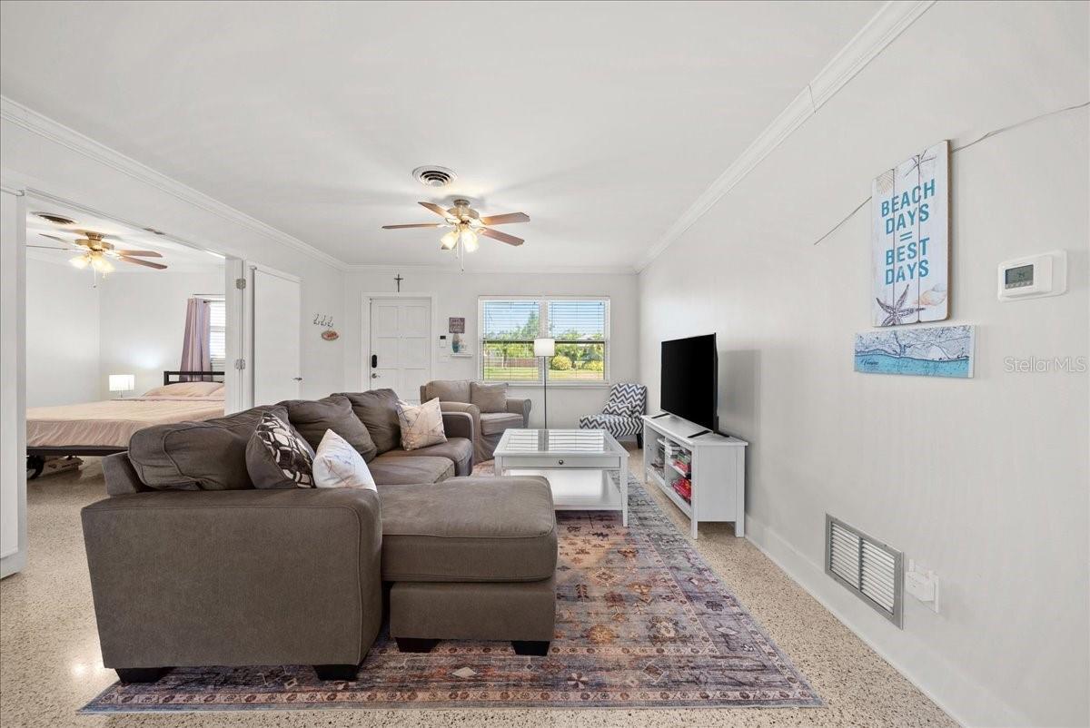 637 FLAMINGO ROAD