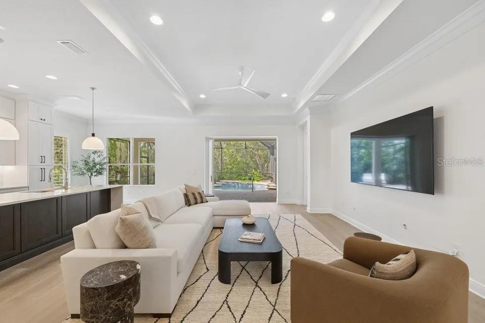 LAKEWOOD RANCH COUNTRY CLUB VILLAGE EE 3A-3C - Residential Lease