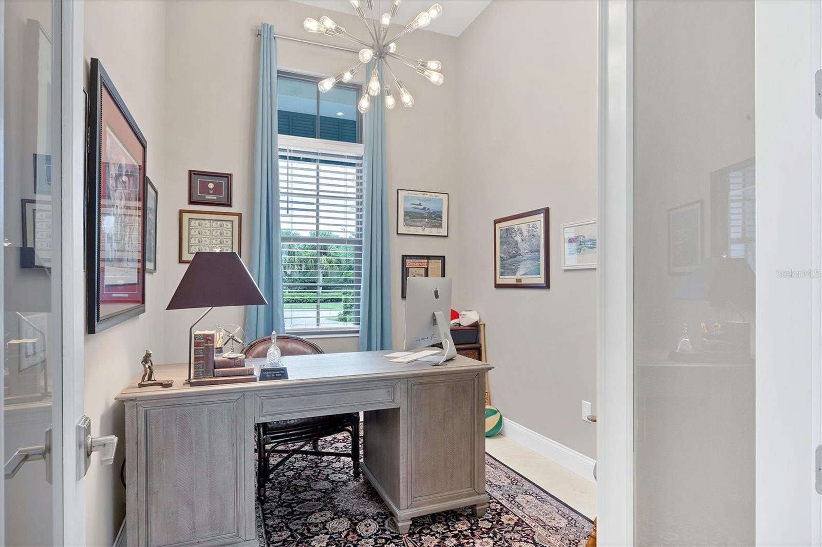 FOUNDERS CLUB - Residential