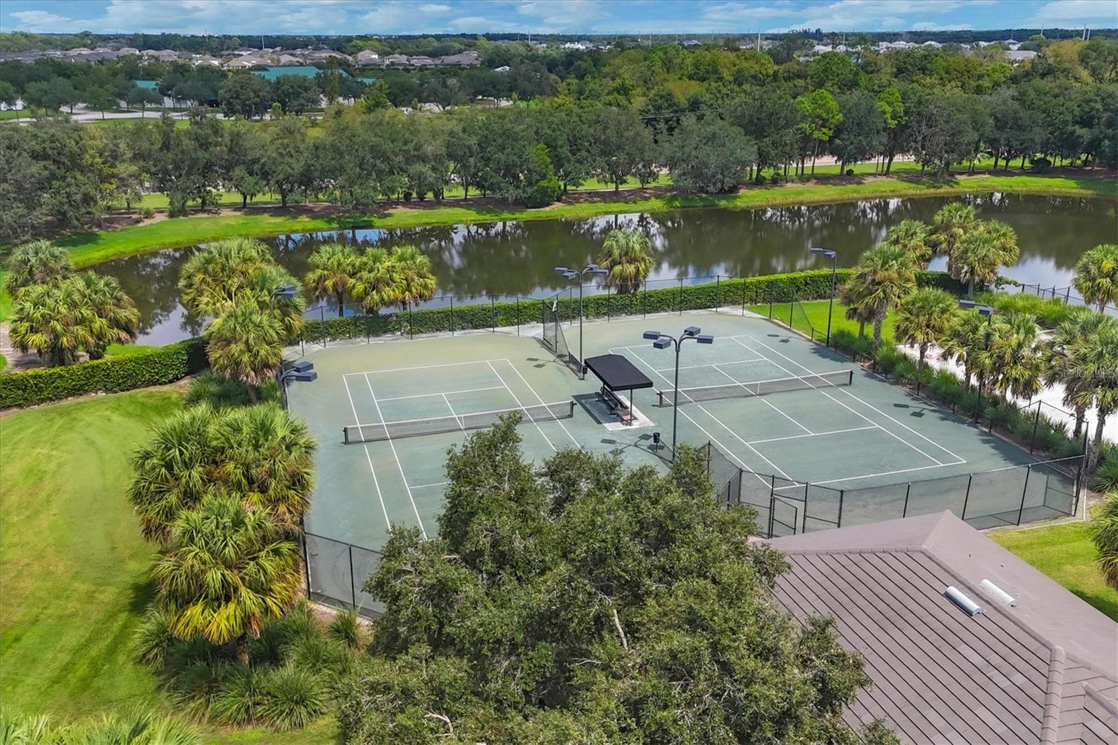 FOUNDERS CLUB - Residential