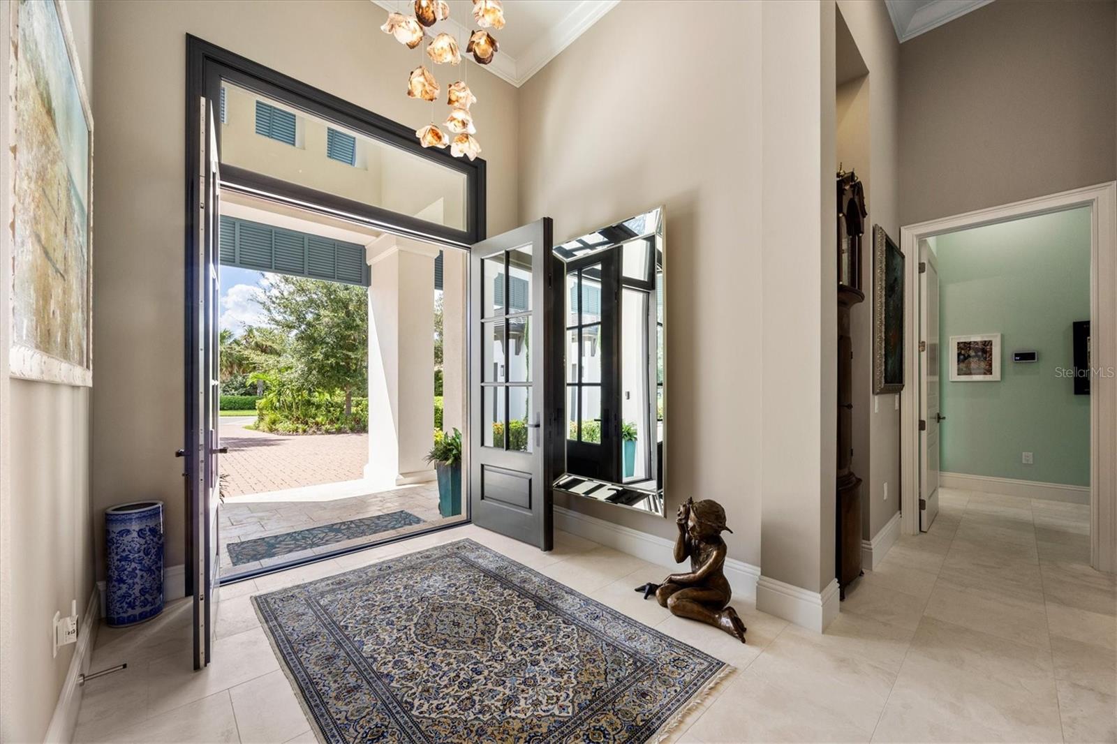 FOUNDERS CLUB - Residential