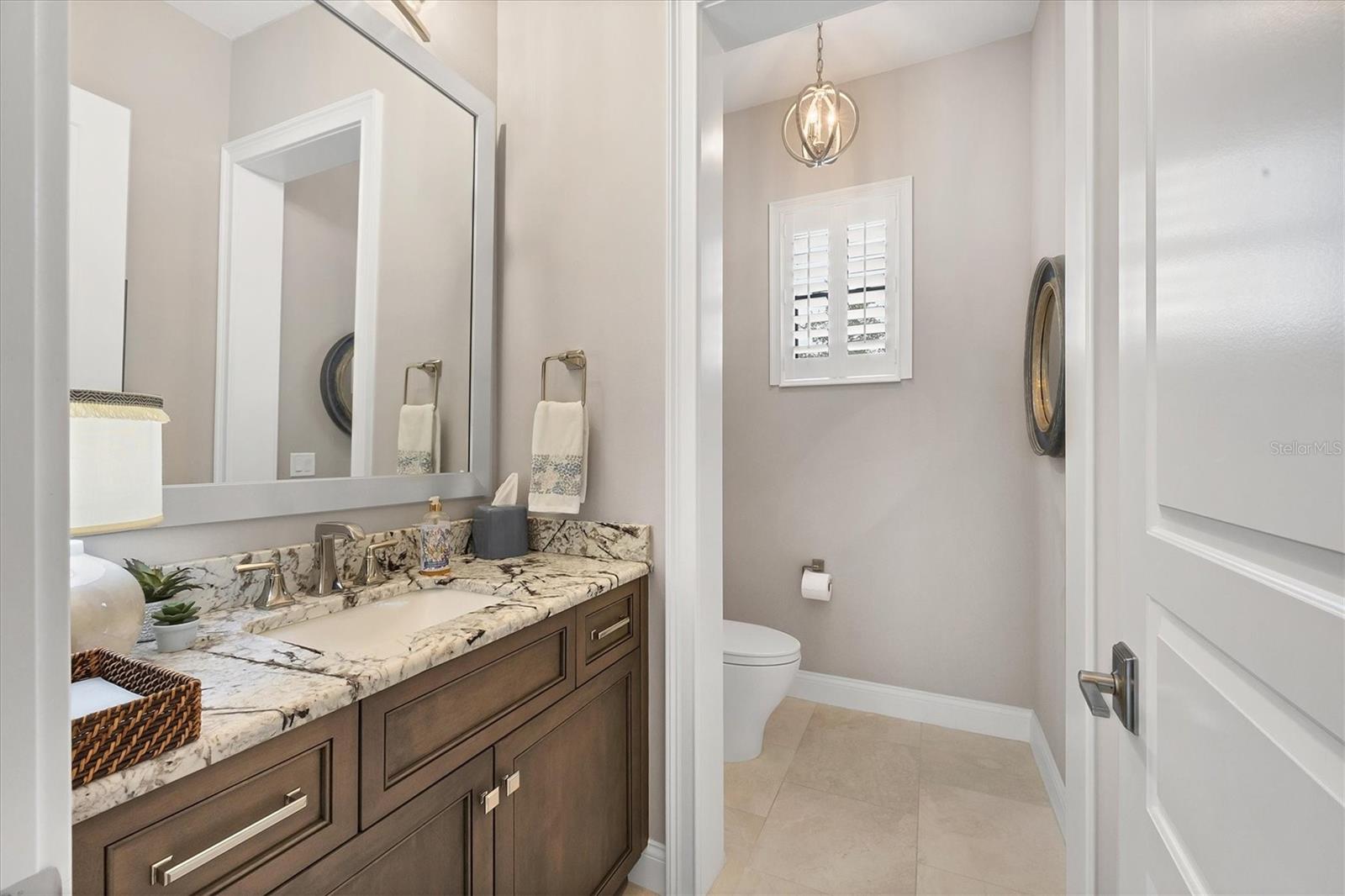 FOUNDERS CLUB - Residential