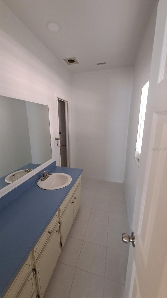 ENGLEWOOD GOLF COURSE - Residential Lease