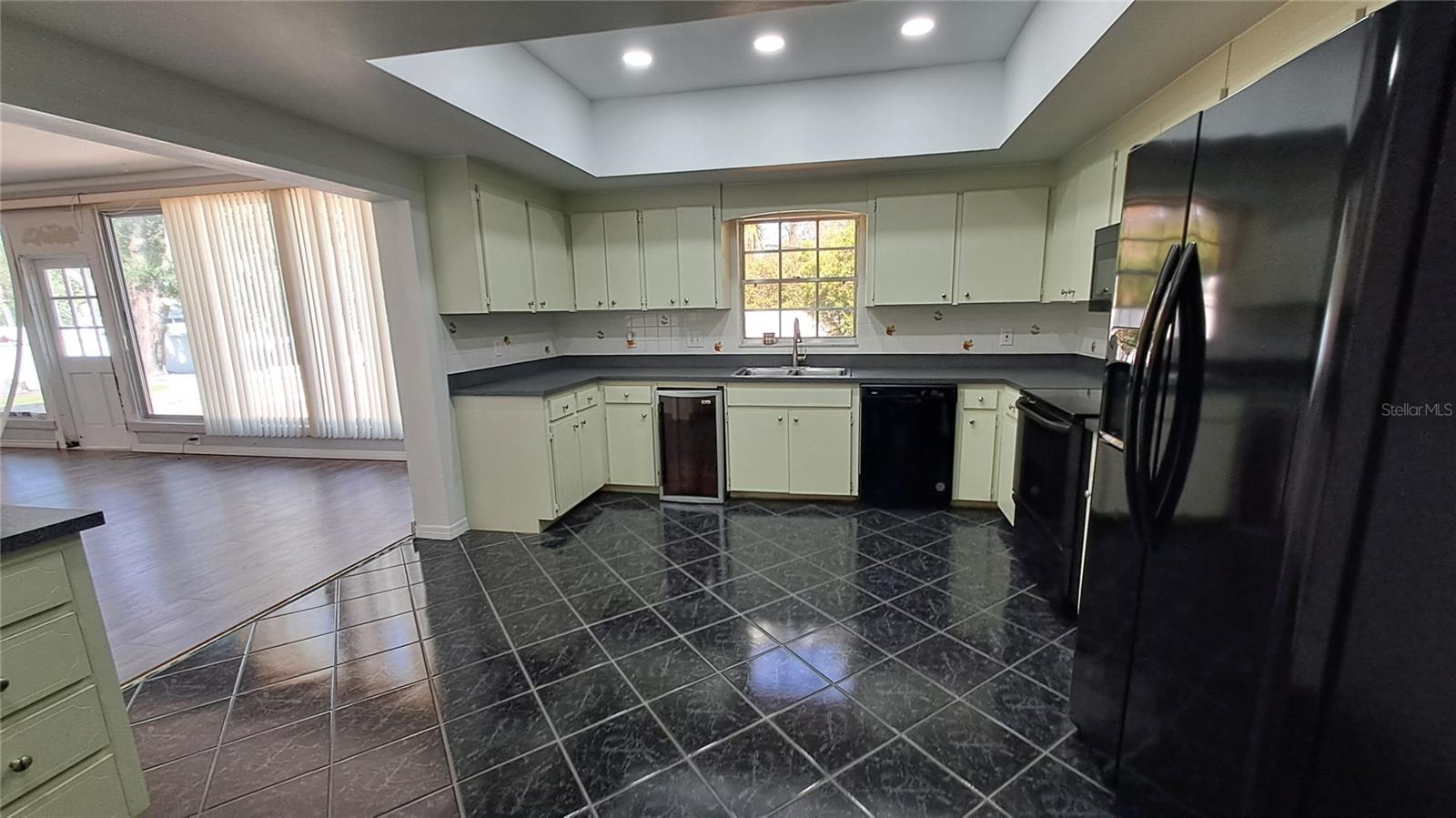 ENGLEWOOD GOLF COURSE - Residential Lease