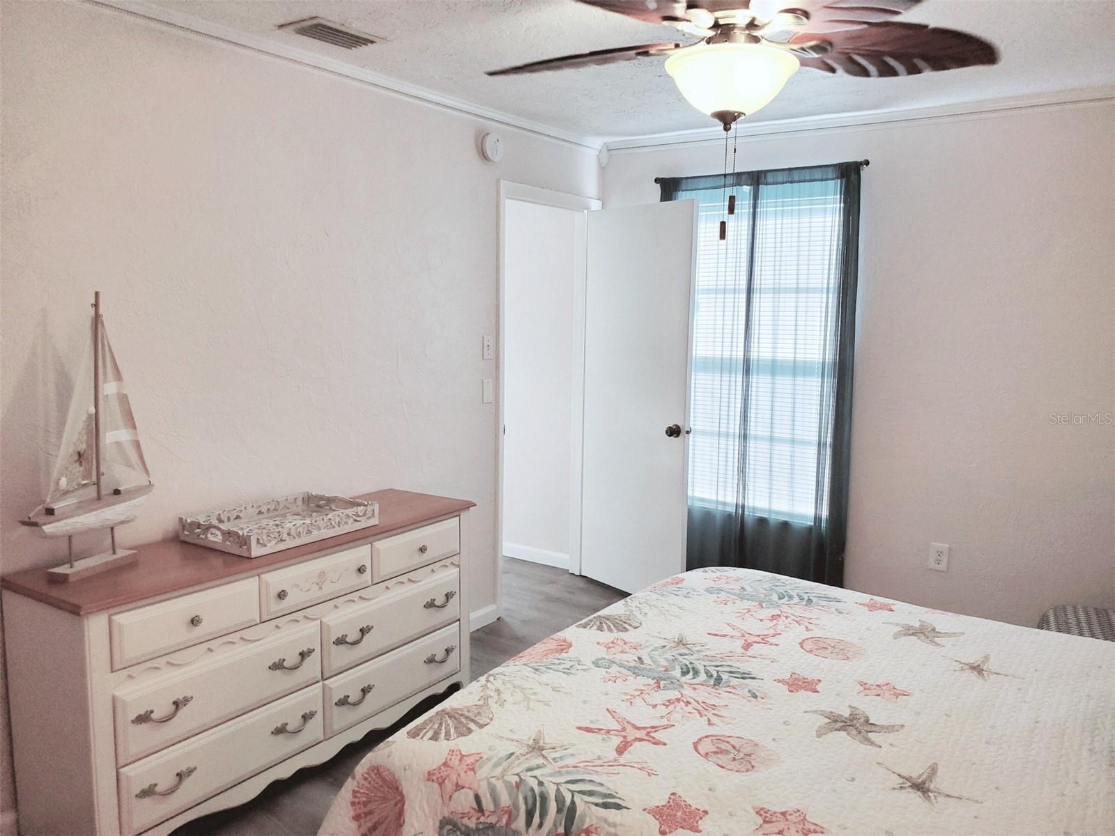 MIRROR LAKE SEC 3 - Residential Lease