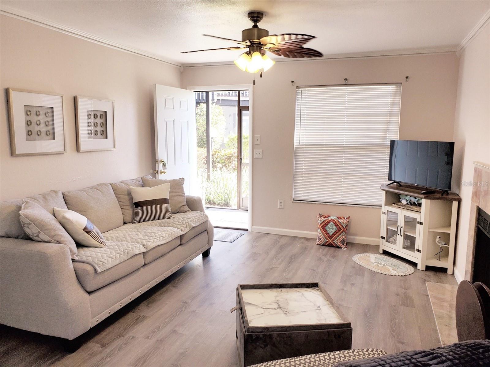 MIRROR LAKE SEC 3 - Residential Lease