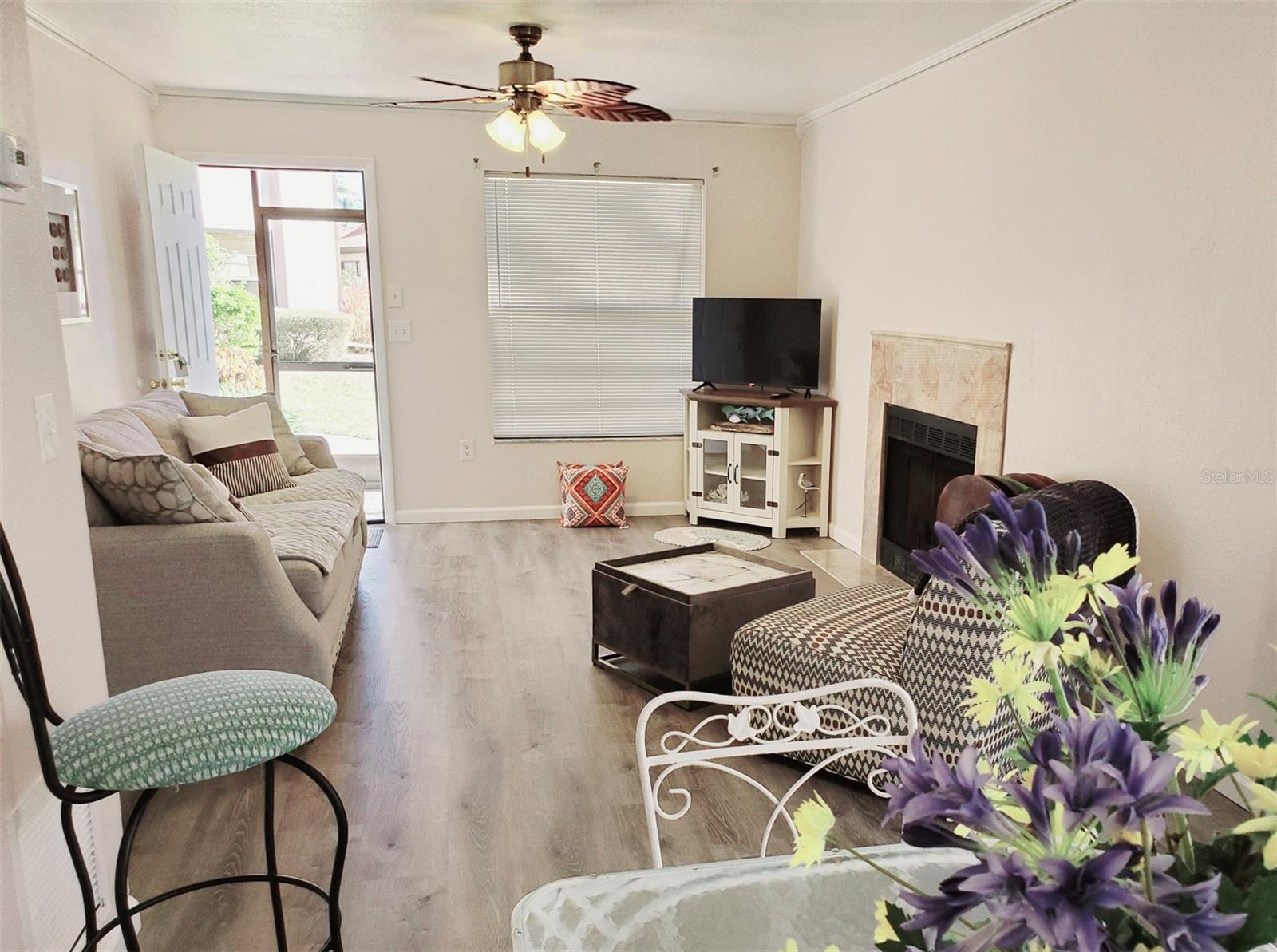 MIRROR LAKE SEC 3 - Residential Lease