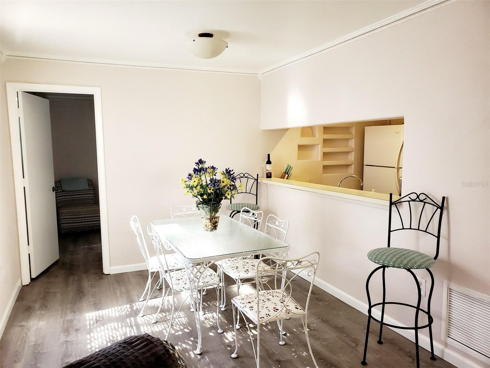 MIRROR LAKE SEC 3 - Residential Lease