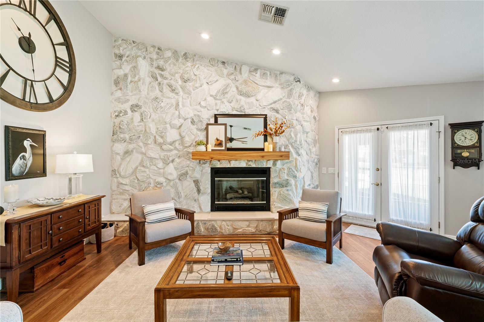 SILVER OAKS PH 01 - Residential