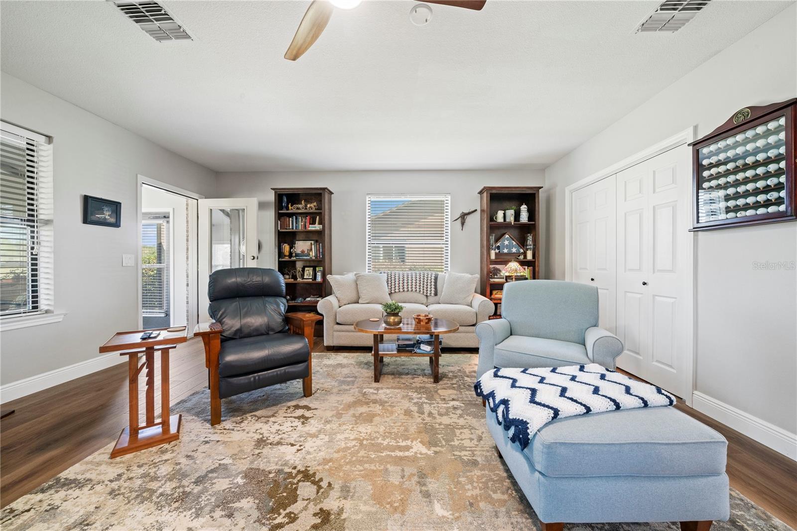SILVER OAKS PH 01 - Residential