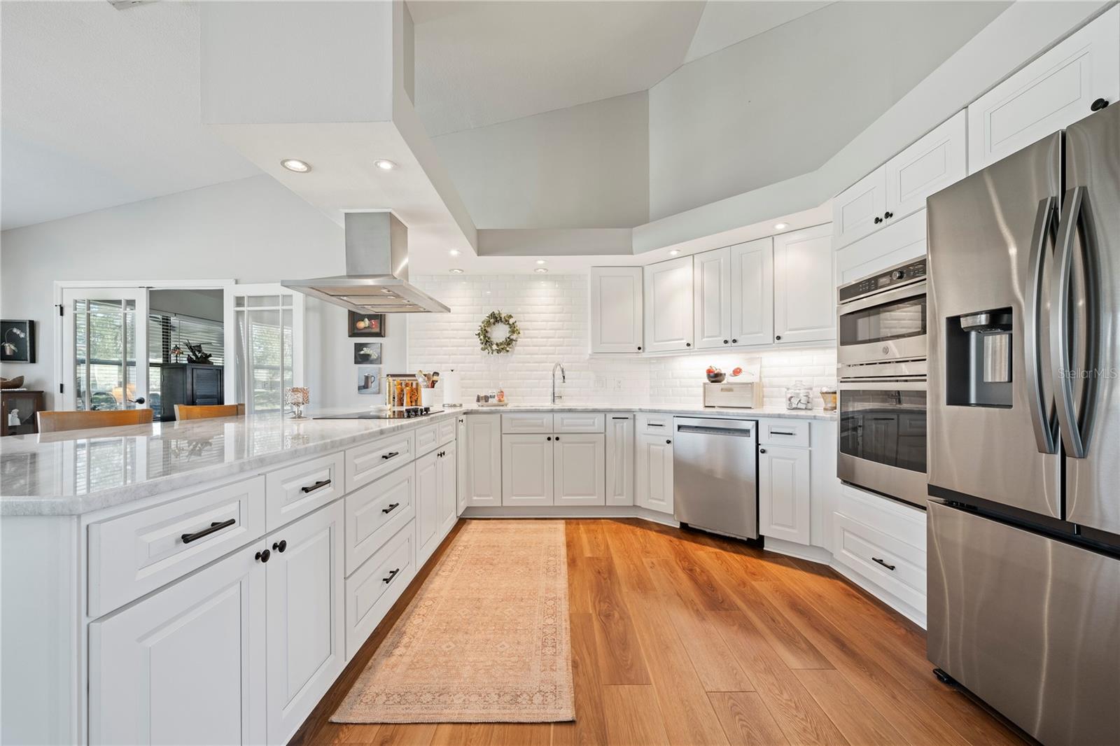 6219 HUNTINGTON DRIVE