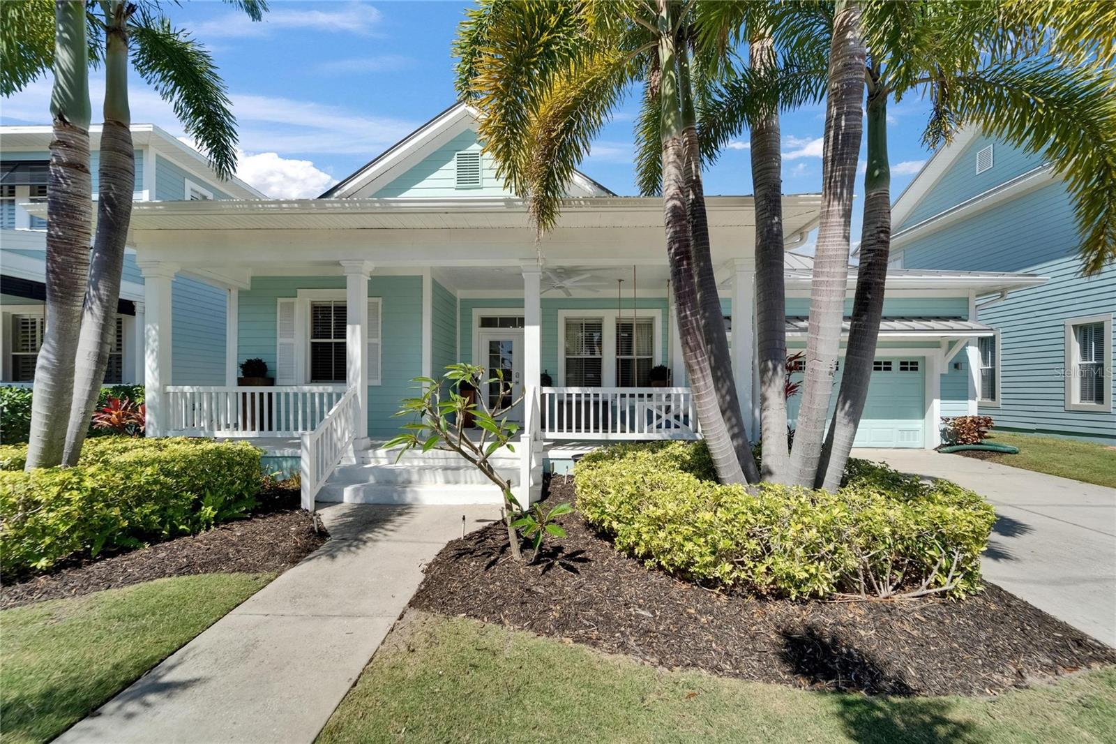 3 bed 2 bath waterfront pool home in Mirabay with Dock and lift for rent
