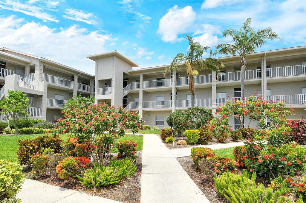 Photo of 9620 Club South Circle #5304, Sarasota, FL 34238 (MLS # A4651743)