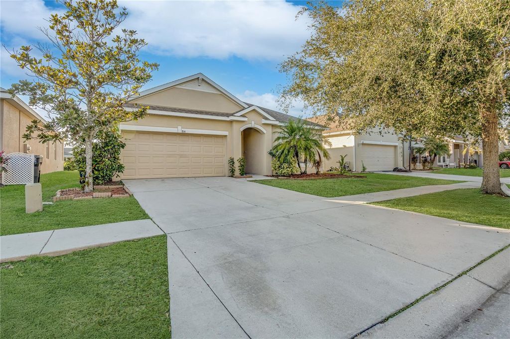 Photo of 814 Fern Leaf Drive, Ruskin, FL 33570 (MLS # TB8429164)