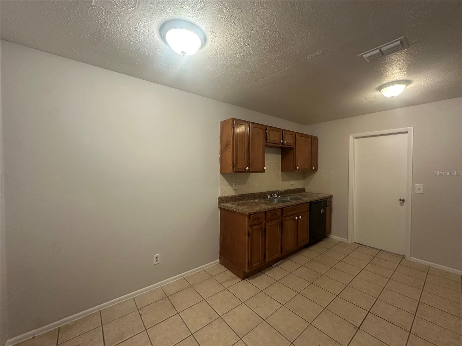 LAKE FRONT ADD - Residential Lease