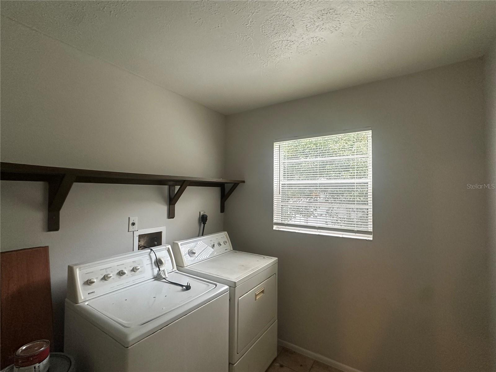 LAKE FRONT ADD - Residential Lease