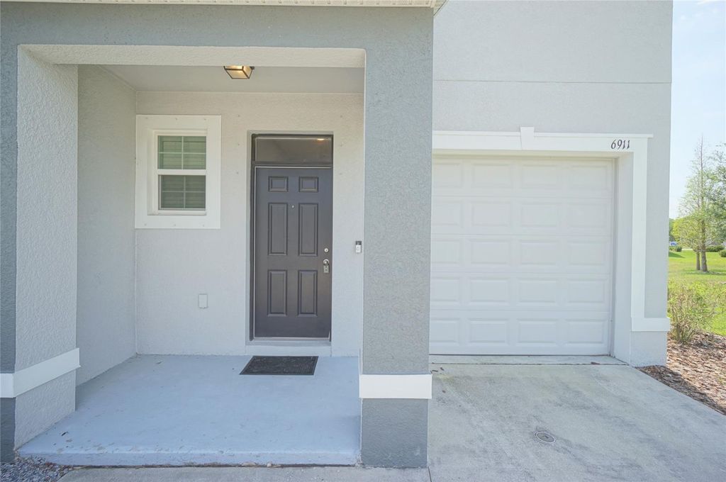 Photo of 6911 Breezy Palm Drive, Riverview, FL 33578 (MLS # TB8475013)