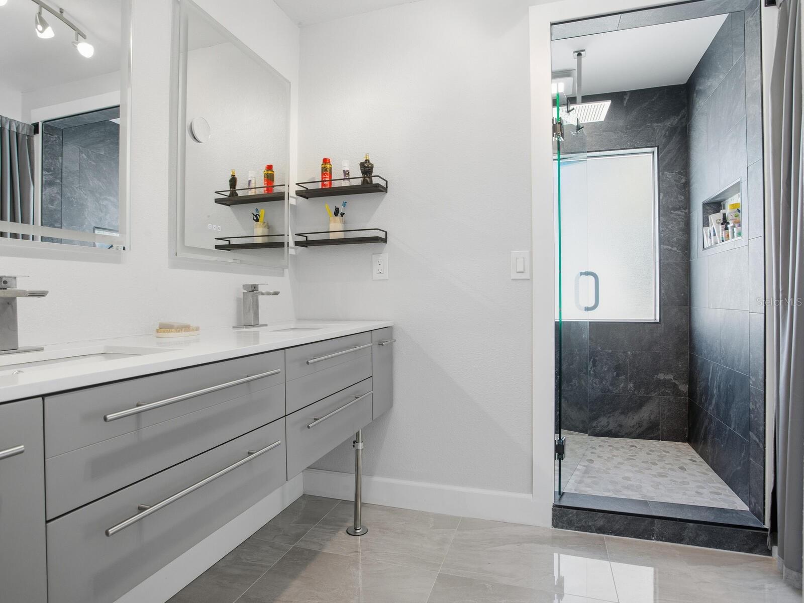 SOUTH CSWY ISLE YACHT CLUB 2ND ADD - Residential