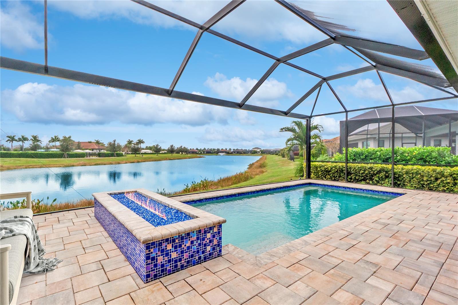 4939 SURFSIDE CIRCLE