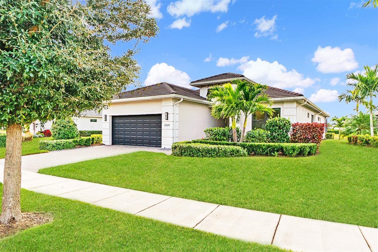 4939 SURFSIDE CIRCLE