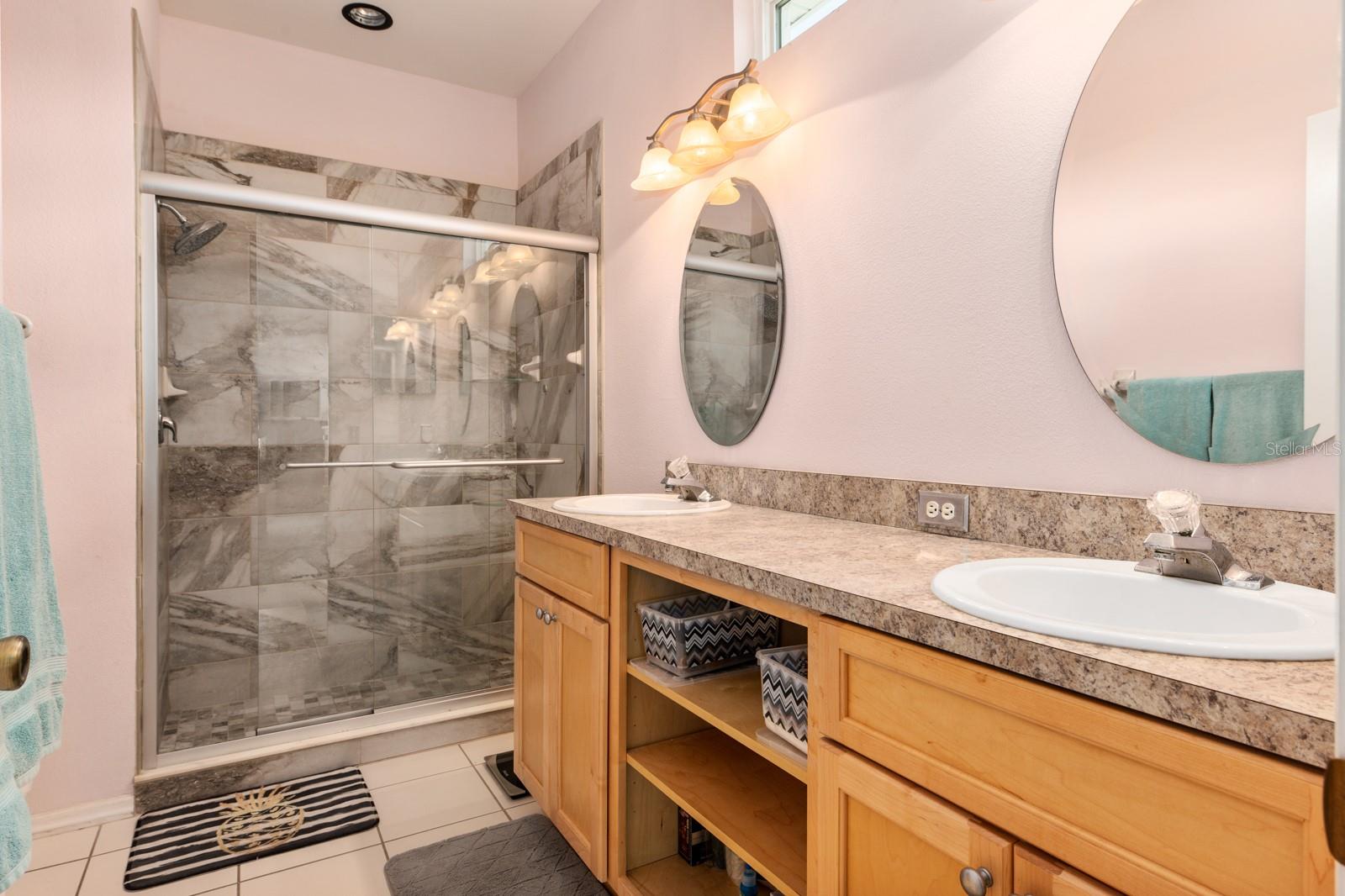 WOODMERE LAKES - Residential