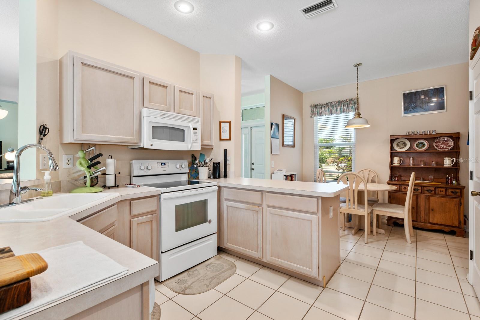 WOODMERE LAKES - Residential