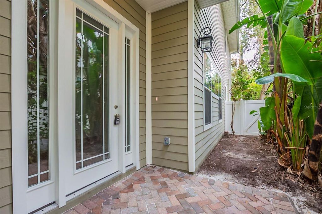 Photo of 1513 S Bay Villa Place, Tampa, FL 33629 (MLS # O6337732)
