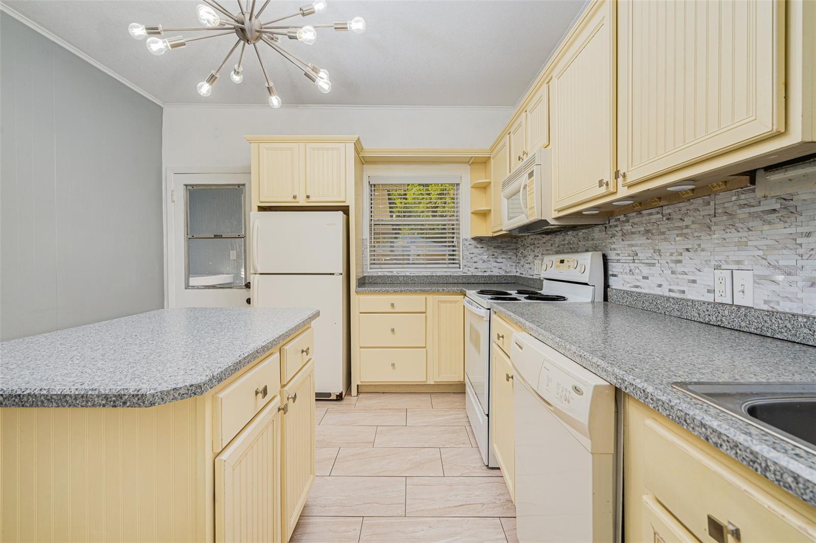 LAKE HELEN BLK 17 &W 1/2 BLK 18 - Residential