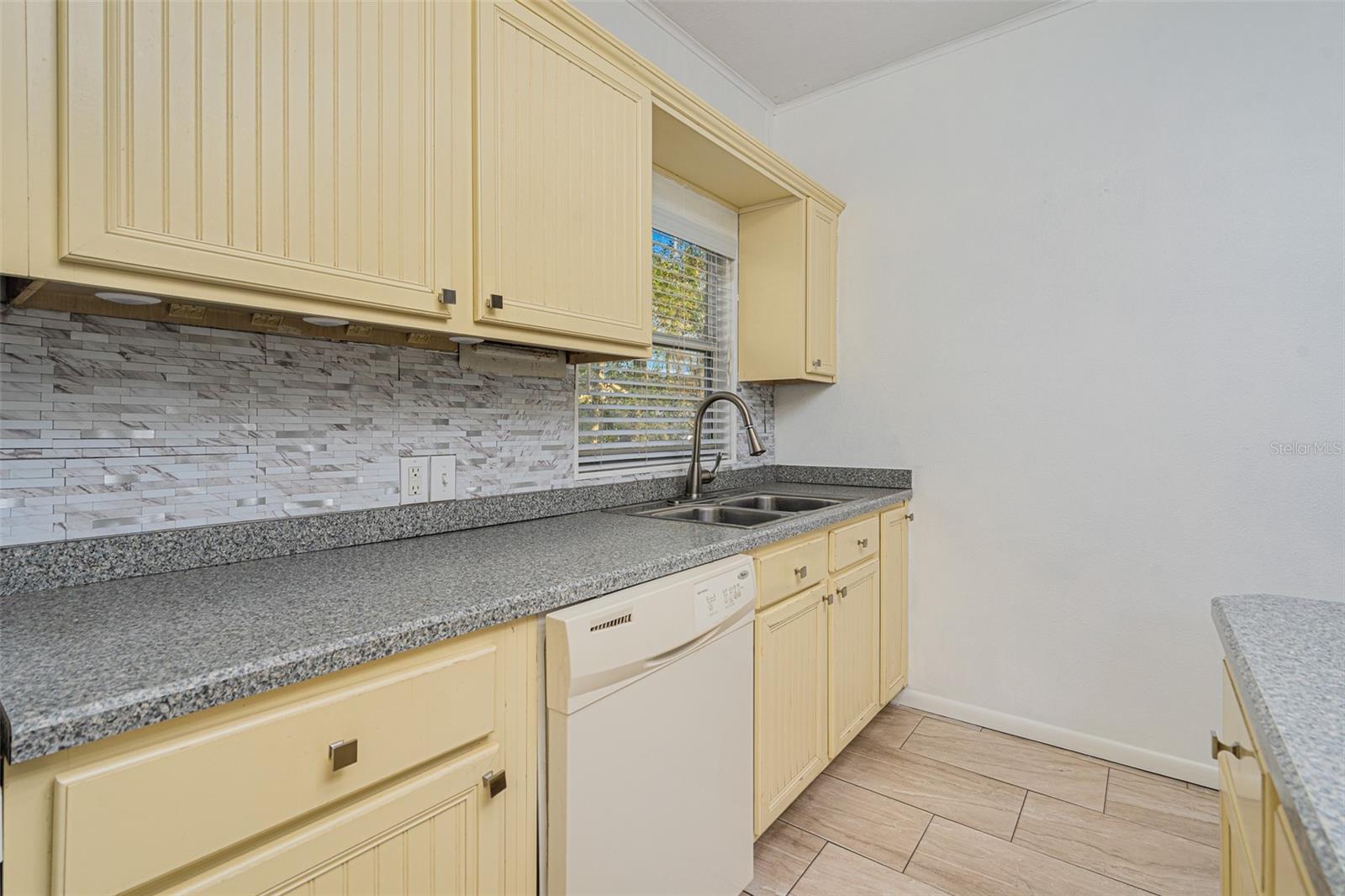 LAKE HELEN BLK 17 &W 1/2 BLK 18 - Residential