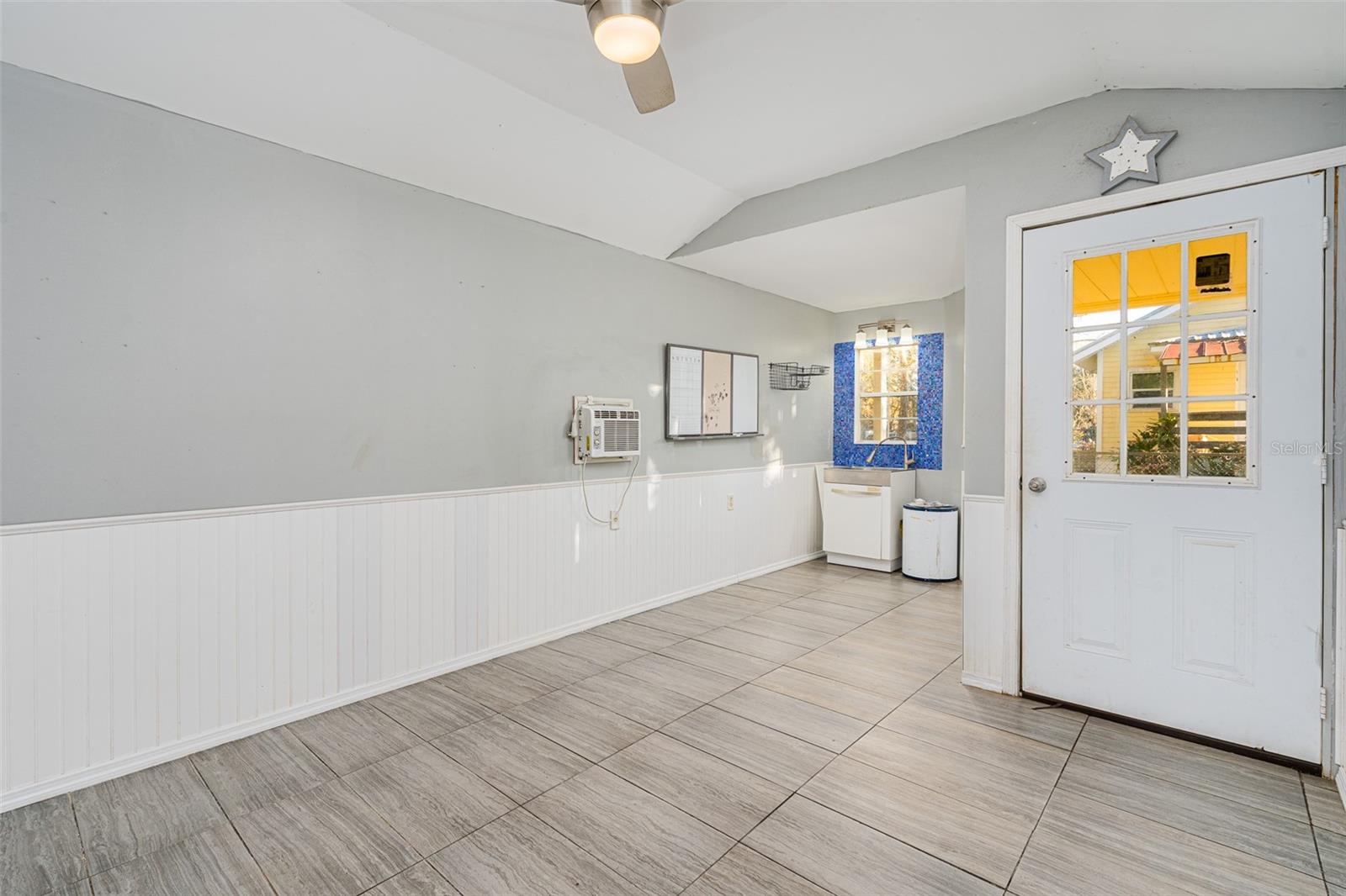 LAKE HELEN BLK 17 &W 1/2 BLK 18 - Residential