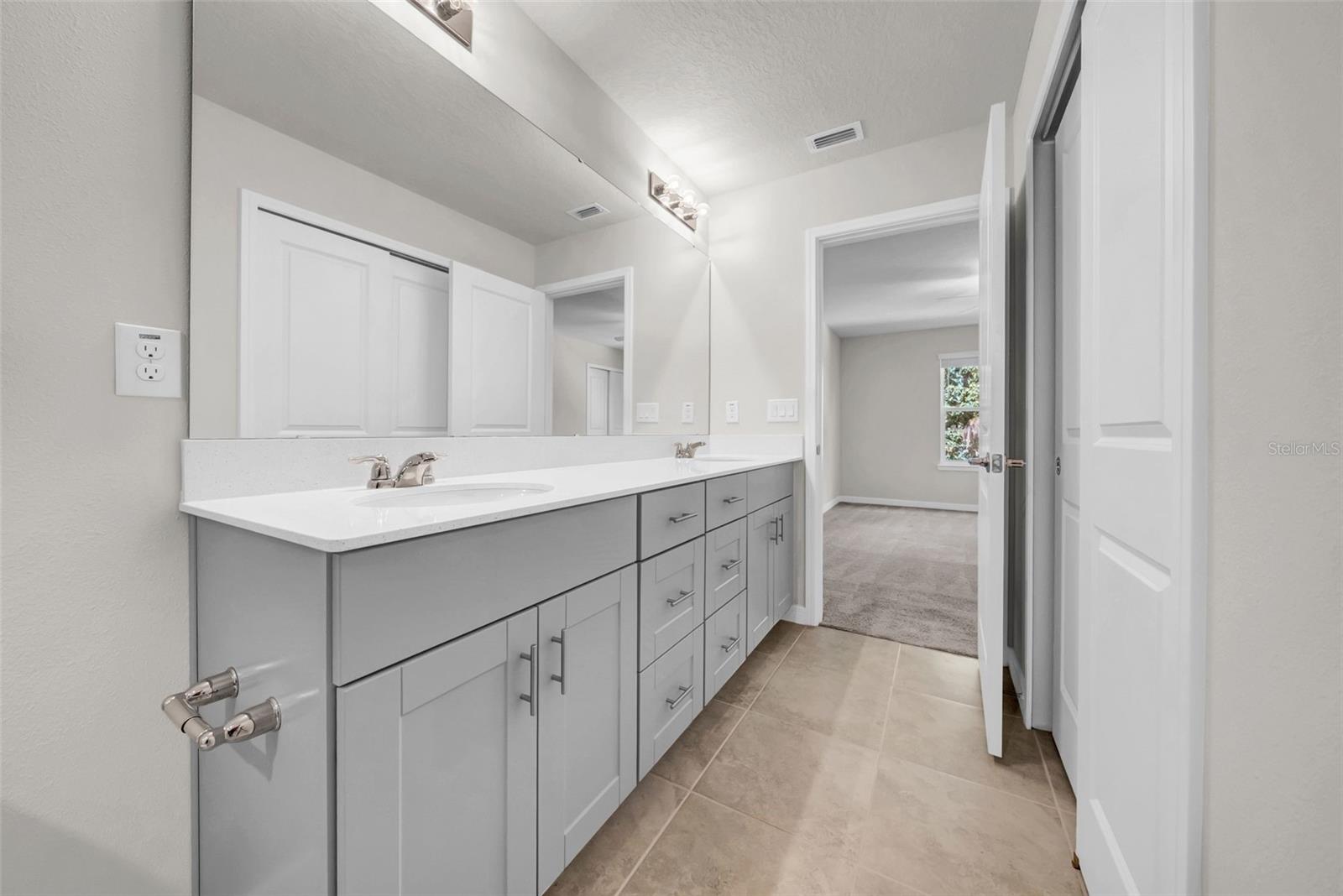 OAKSTEAD TWNHMS - Residential