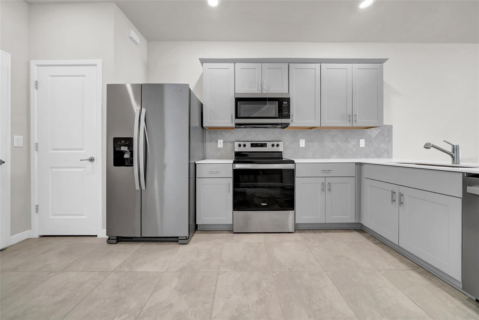 OAKSTEAD TWNHMS - Residential