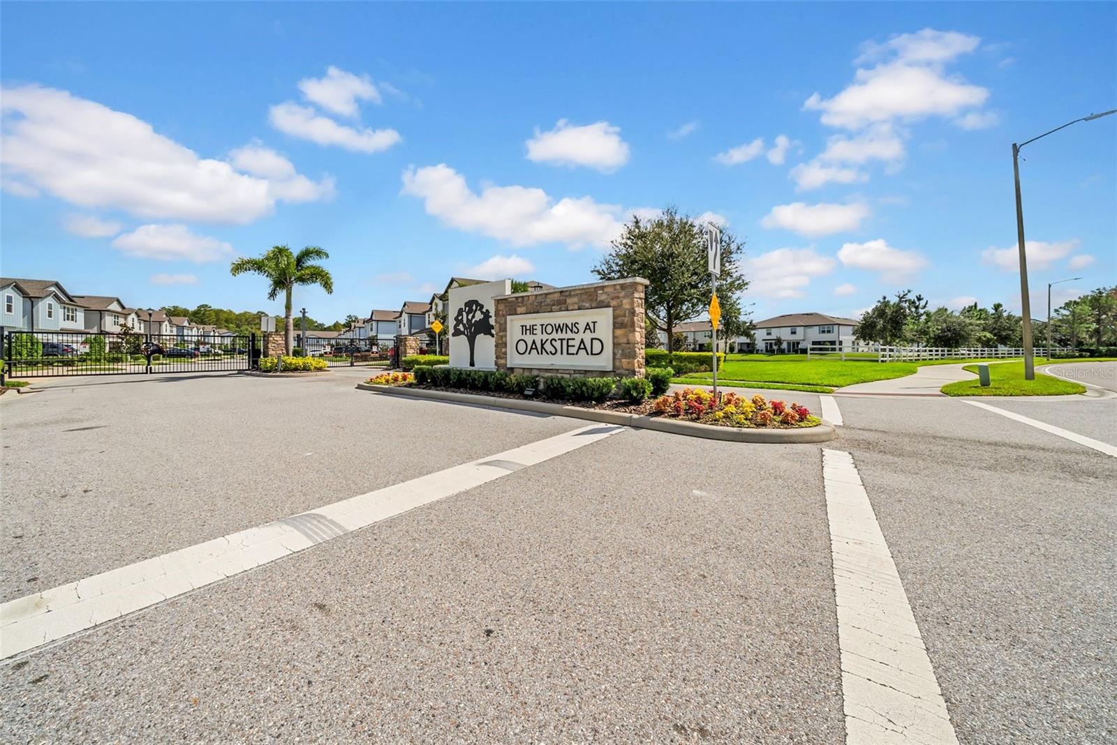 OAKSTEAD TWNHMS - Residential