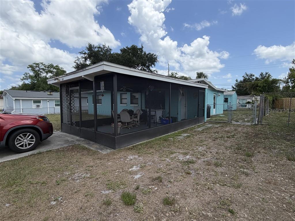 209 PALM PLACE