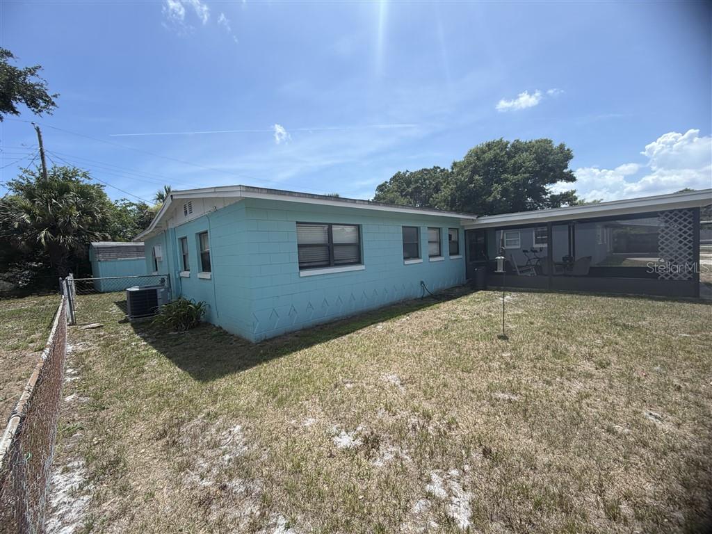 209 PALM PLACE