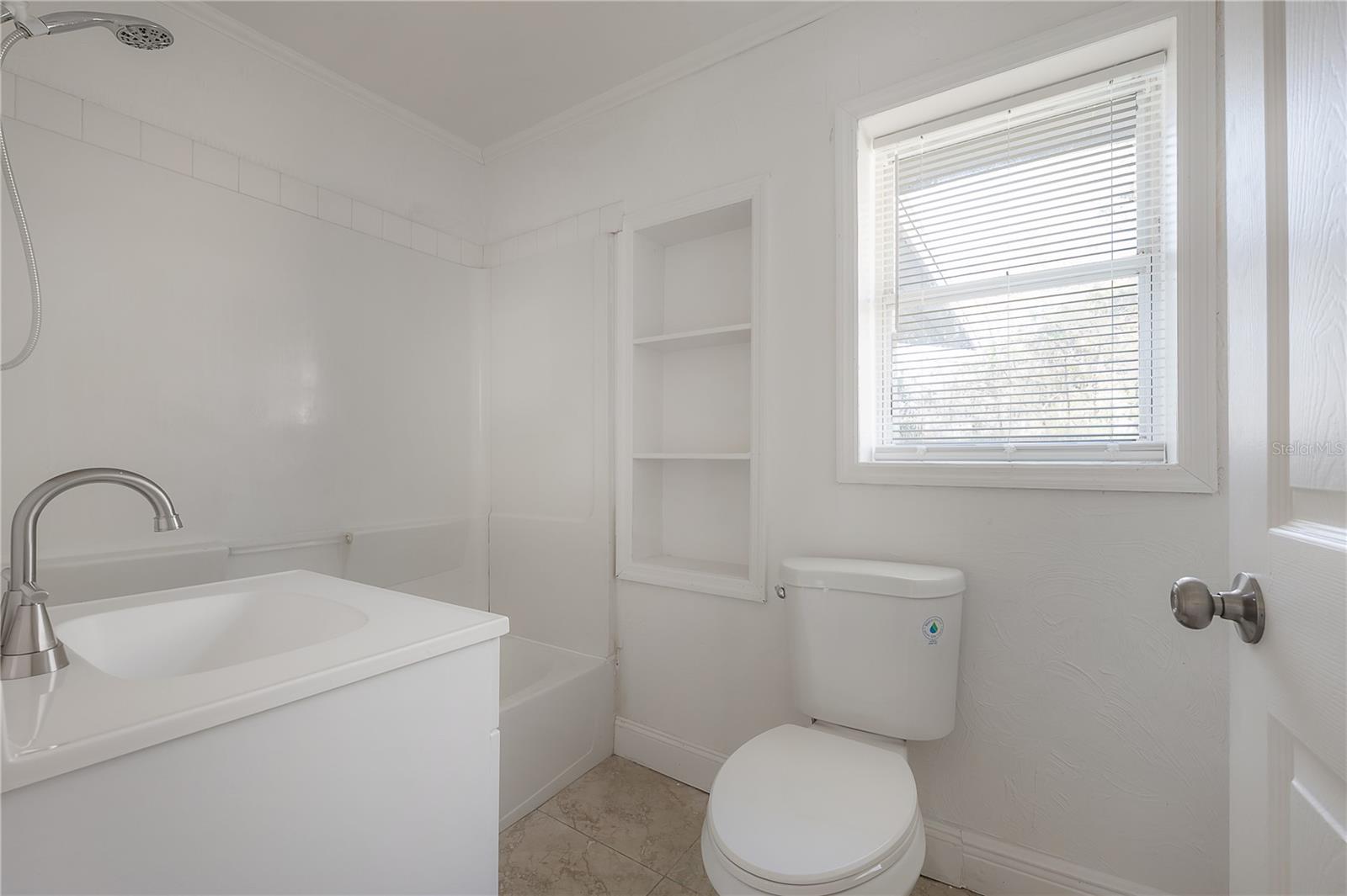 SNOW CAPS - Residential